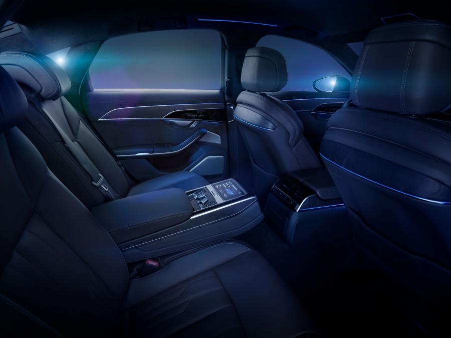 Интерьер Audi A8 50 TDI Quattro (D5) 2017 года  (WW) (фото 88 из 89)